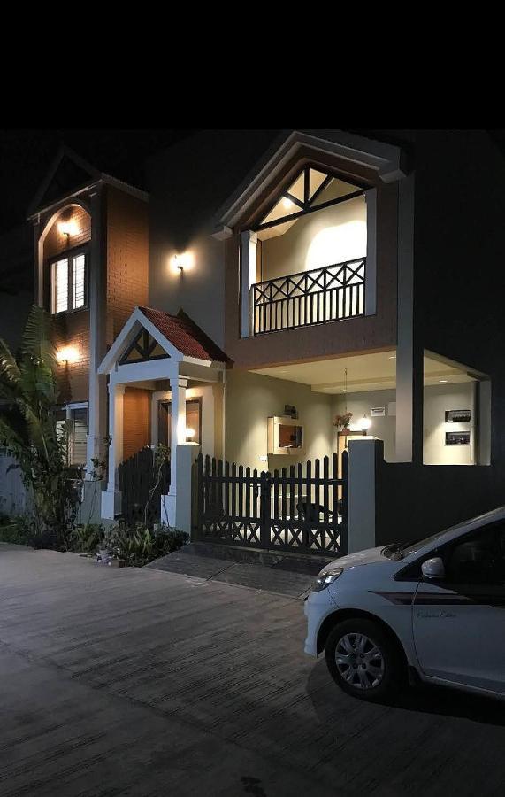 Entire Craftsman House With 2 Bedrooms Kitchen And More Rāipur Esterno foto