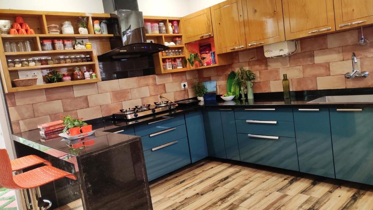 Entire Craftsman House With 2 Bedrooms Kitchen And More Rāipur Esterno foto
